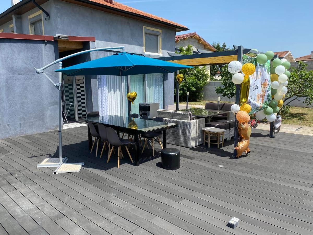 Pavillon Bon Enfant Apartment Saint-Priest  Exterior photo